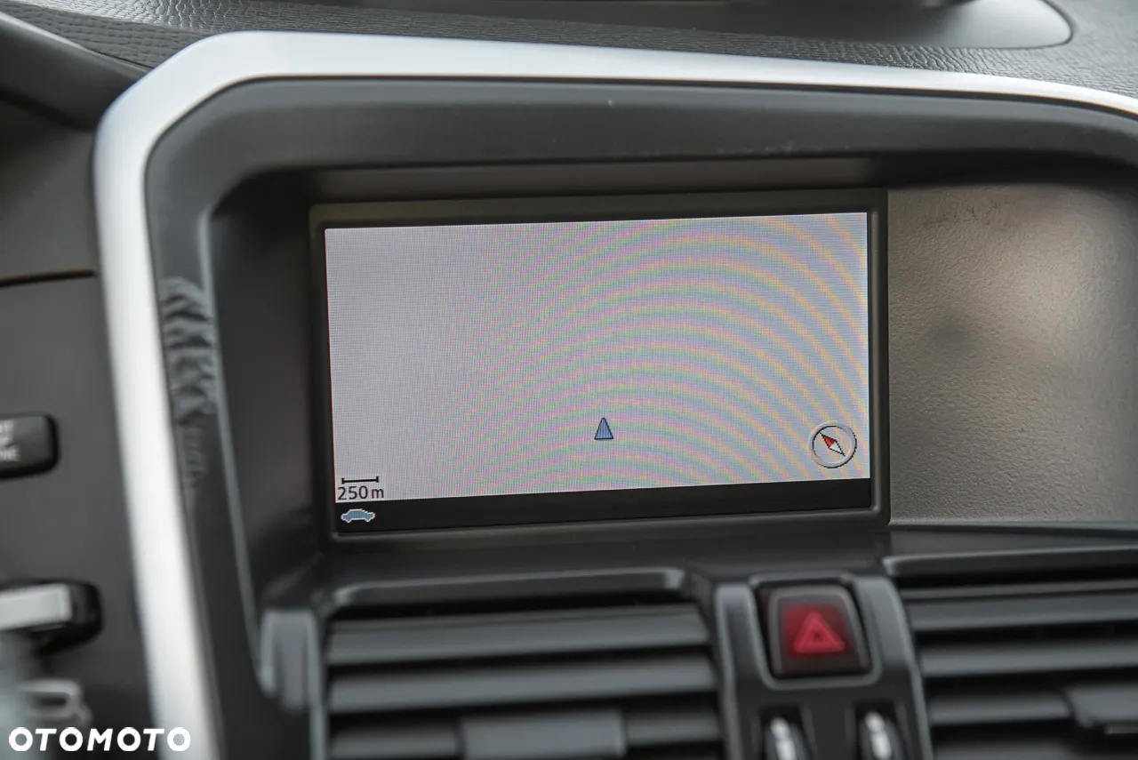 Volvo XC 60 T6 AWD Momentum - 21