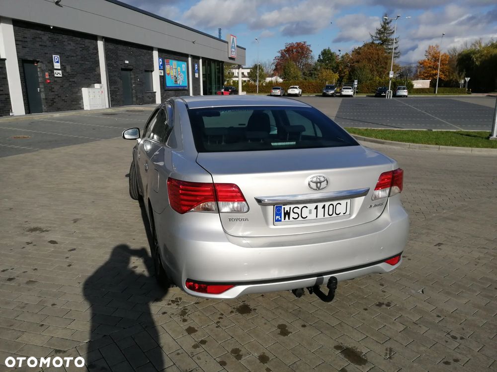 Toyota Avensis 2.2 D-4D Premium - 17