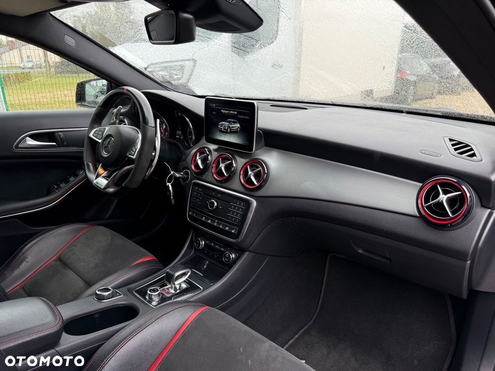 Mercedes-Benz GLA - 15