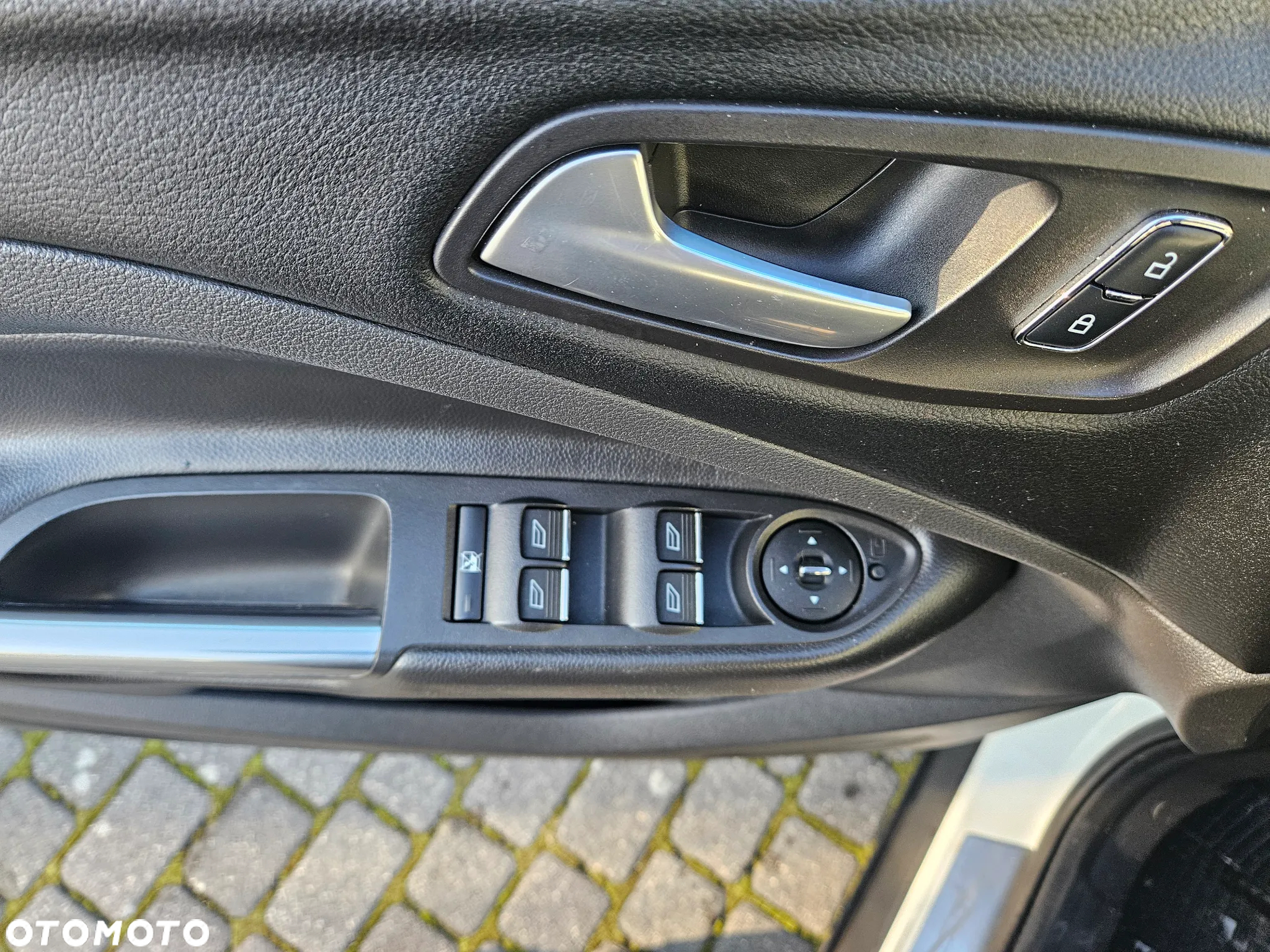 Ford Kuga 2.0 TDCi 2x4 Titanium - 9