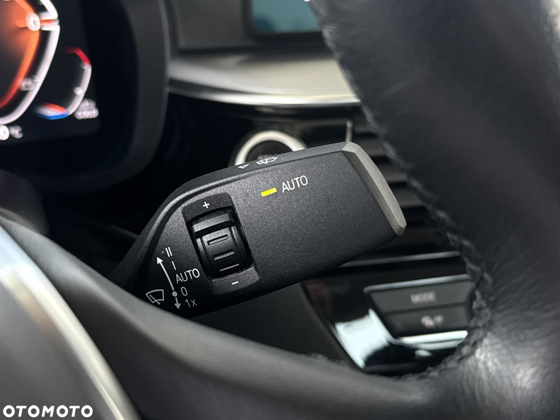 BMW Seria 5 520d xDrive - 11