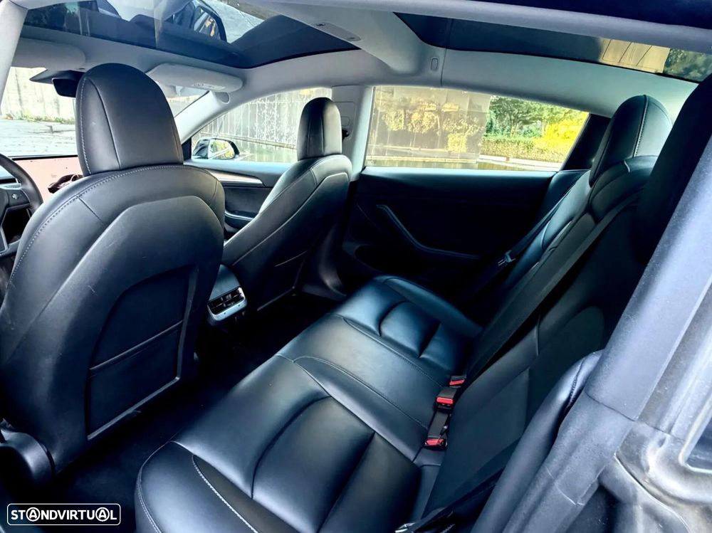 Tesla Model 3 - 11