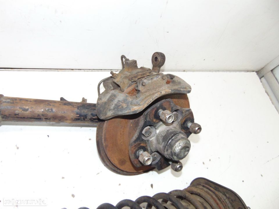 Datsun 1200 torres da suspensão - 5