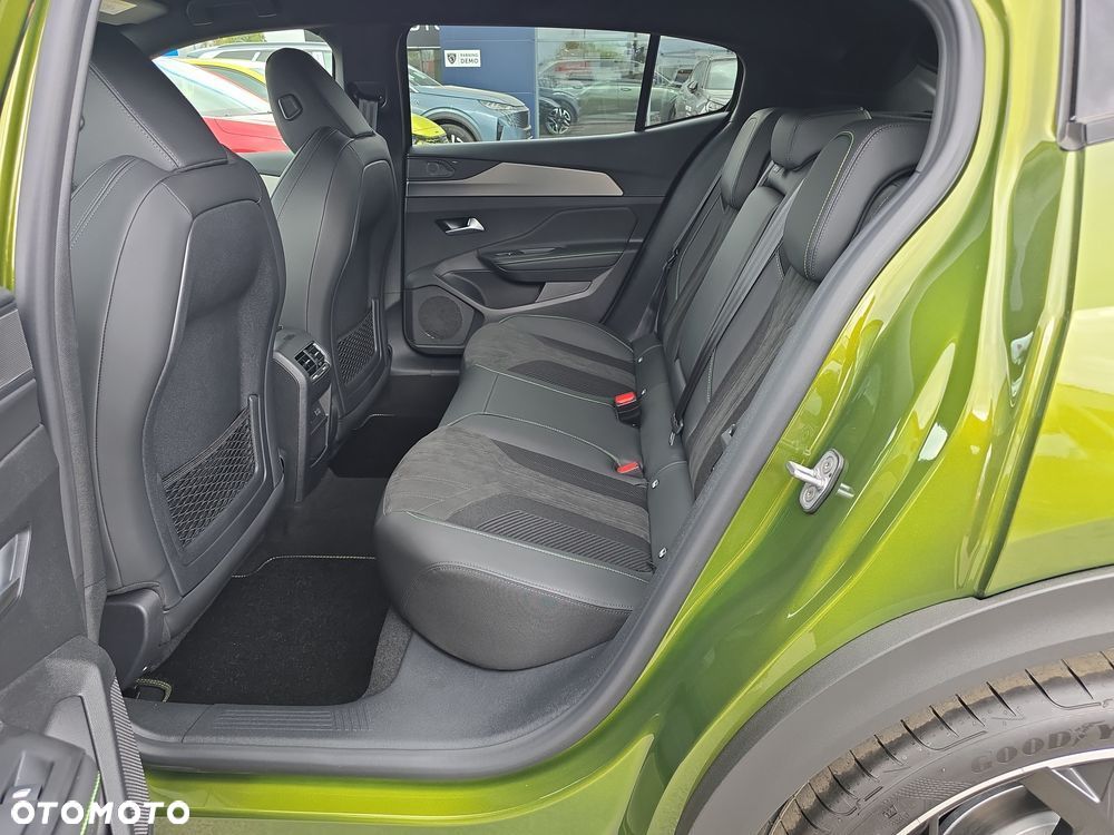 Peugeot 408 1.2 PureTech mHEV GT S&S e-DCS6 - 13