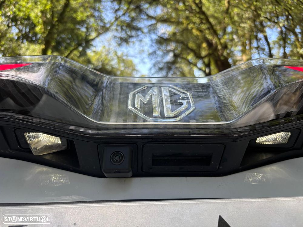 MG MG4 64 kWh Luxury - 33