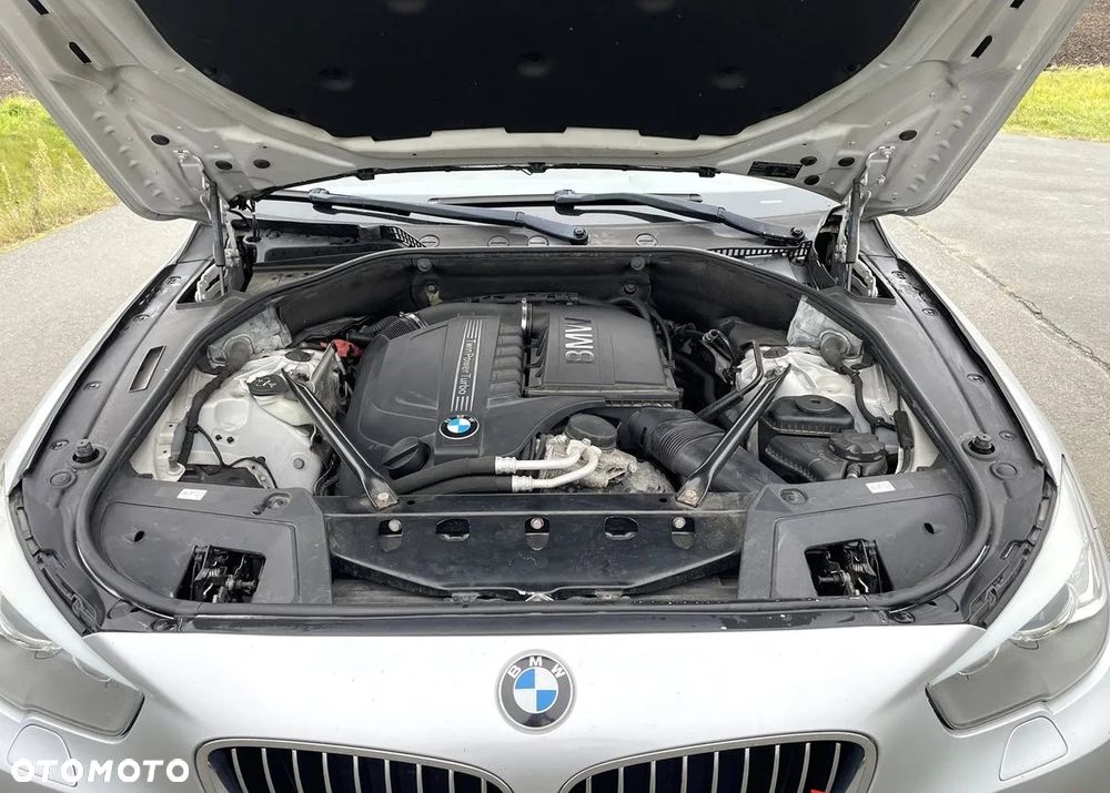 BMW Seria 5 535i xDrive Sport-Aut - 16