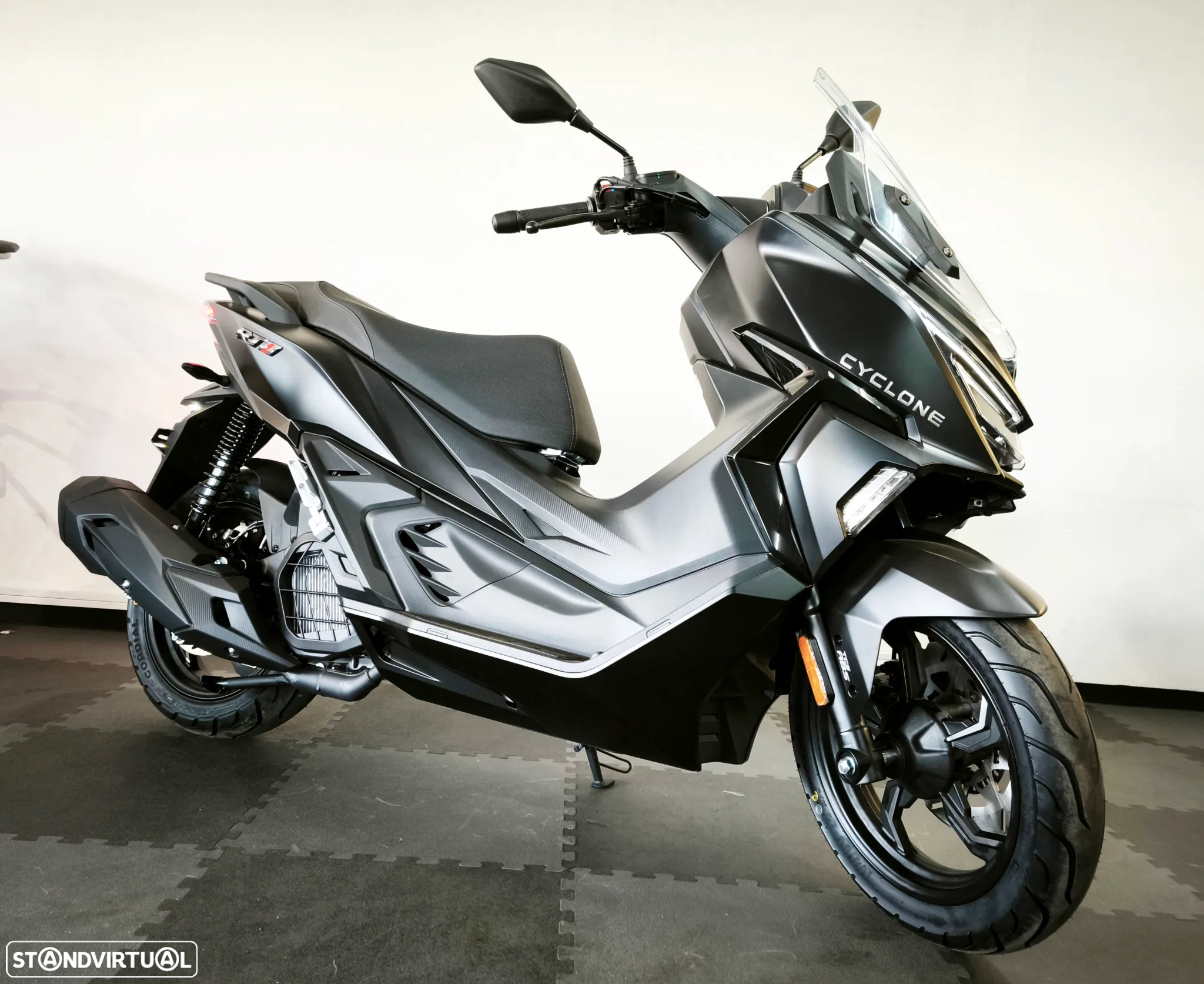 Cyclone 125 Scooter - 2