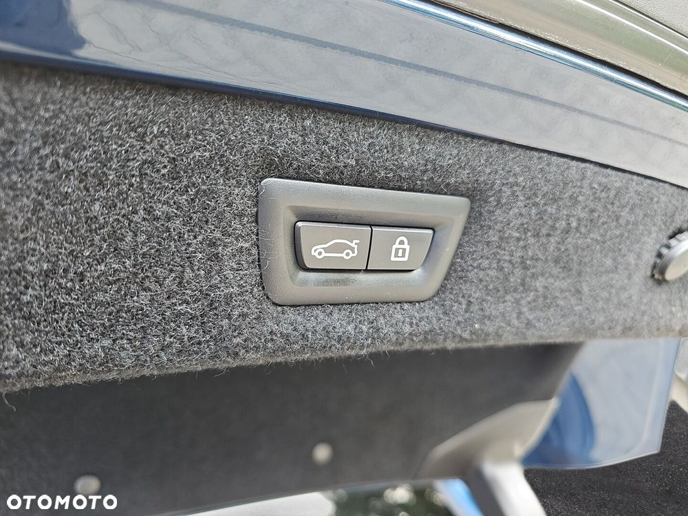BMW Seria 8 - 29