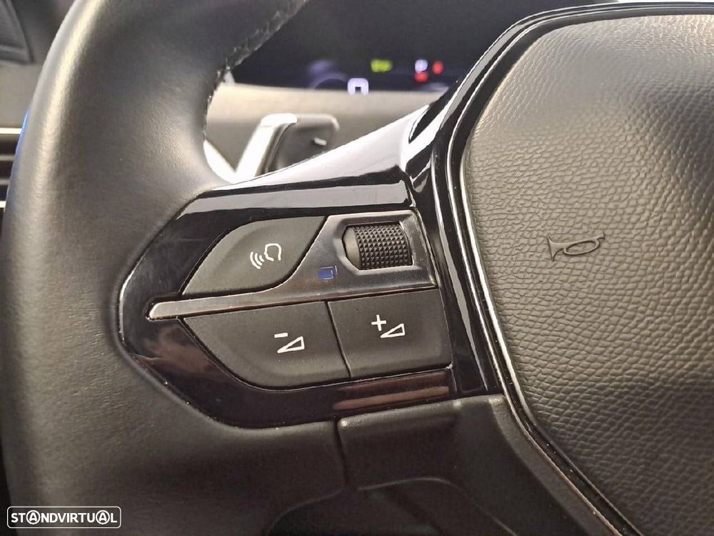 Peugeot 5008 1.2 Hybrid Allure Pack e-DCS6 - 17