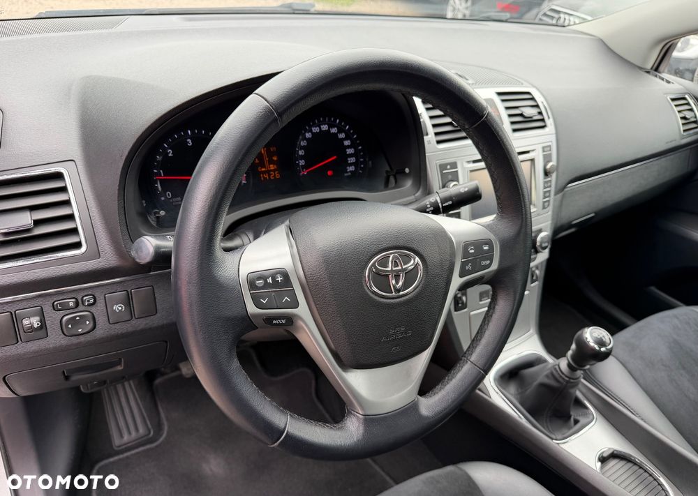 Toyota Avensis 2.0 D-4D Executive - 22