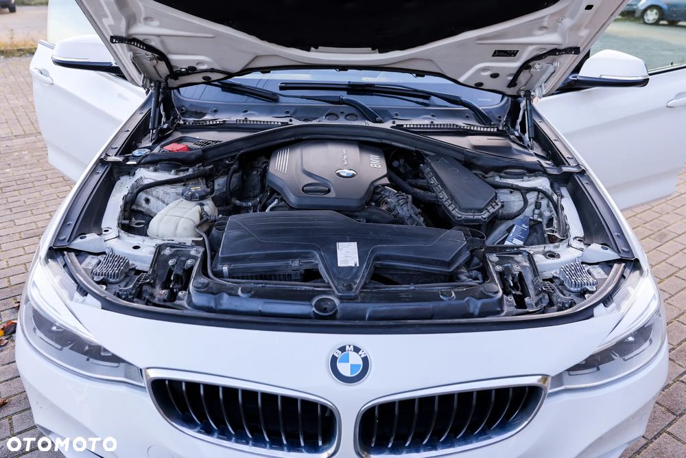 BMW Seria 3 320d M Sport - 30