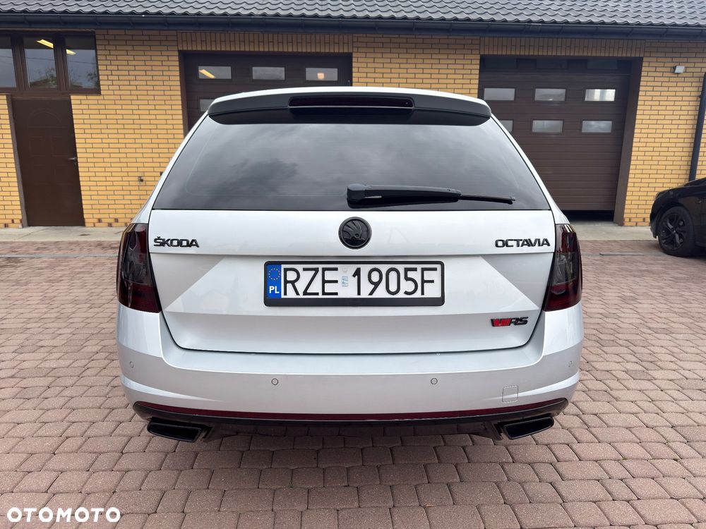 Skoda Octavia 2.0 TDI DSG RS - 3