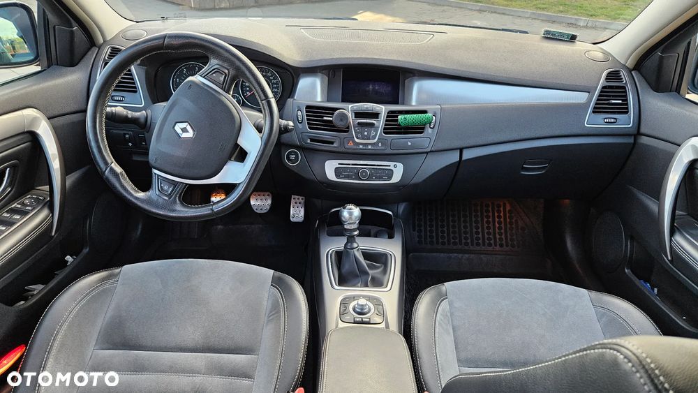 Renault Laguna 2.0 DCi GT 4WS - 13