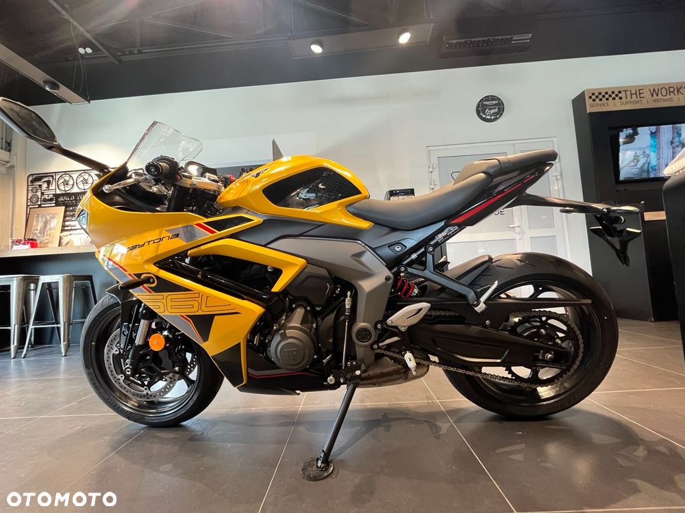 Triumph Daytona - 10