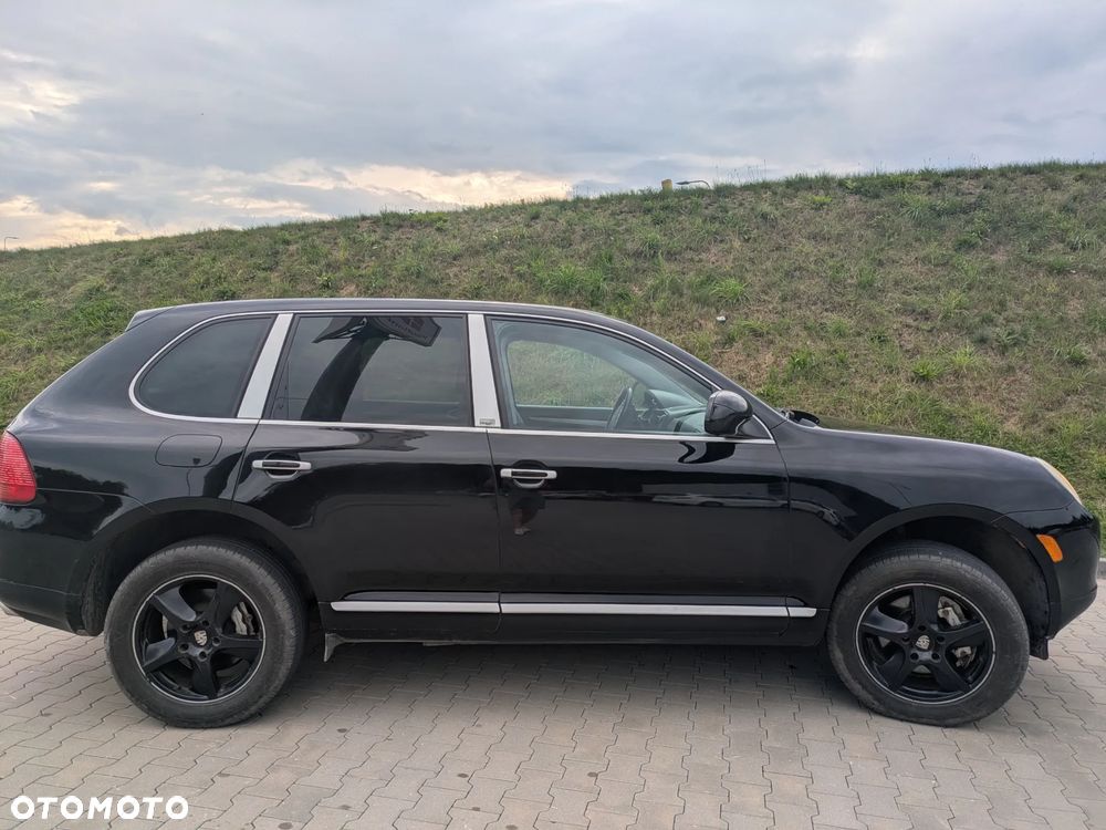 Porsche Cayenne - 2