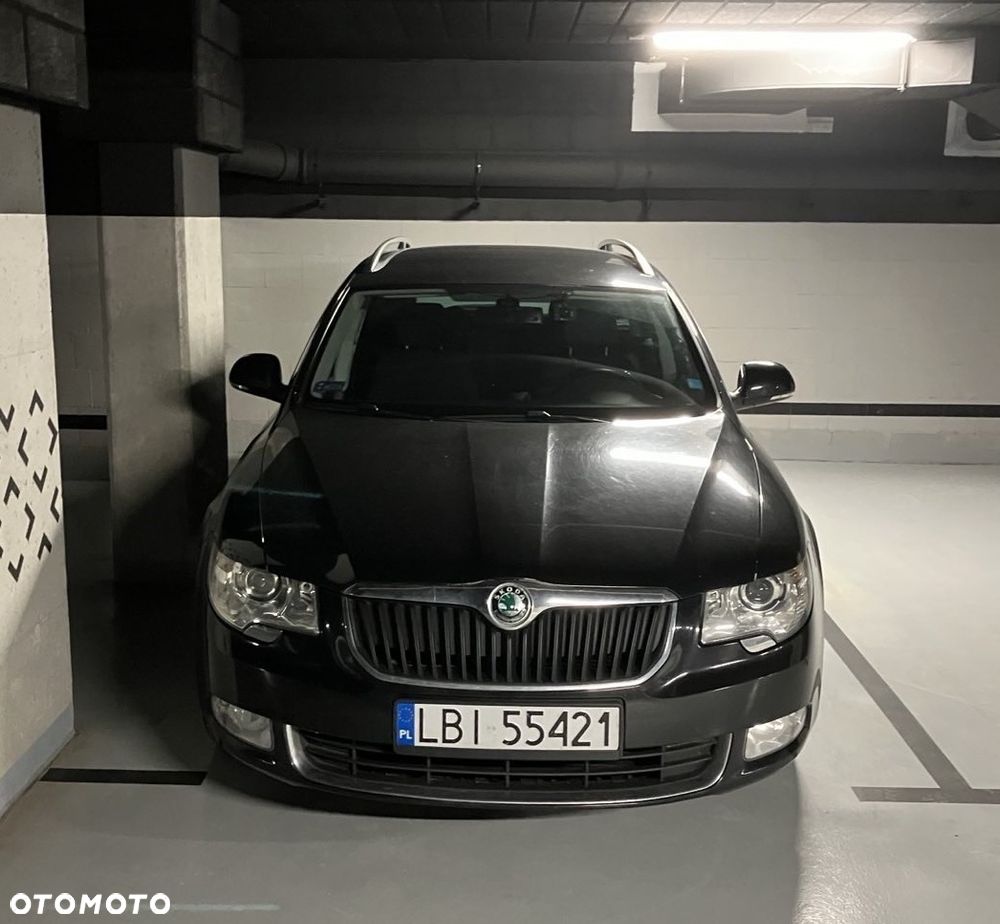 Skoda Superb 2.0 TDI Family DSG - 1