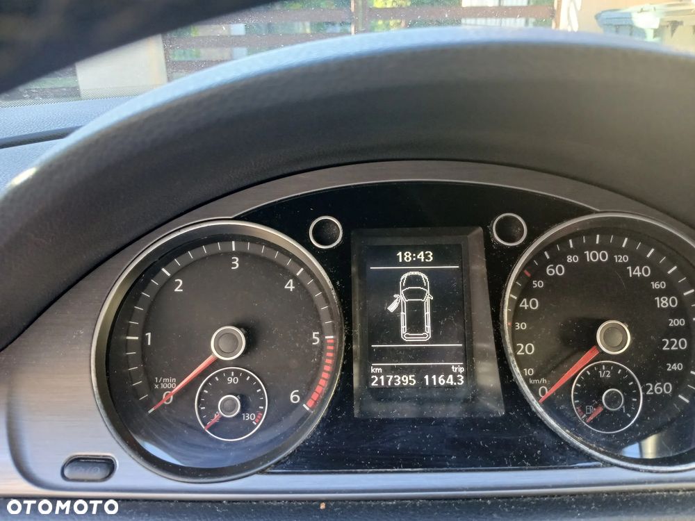 Volkswagen Passat 2.0 TDI Highline - 9