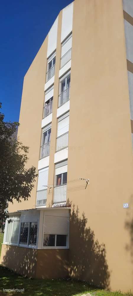 MASSAMÁ-VENDE-SE T2  (3 ASSOALHADAS)-JUNTO ESTAÇÂO CP - Grande imagem: 3/15