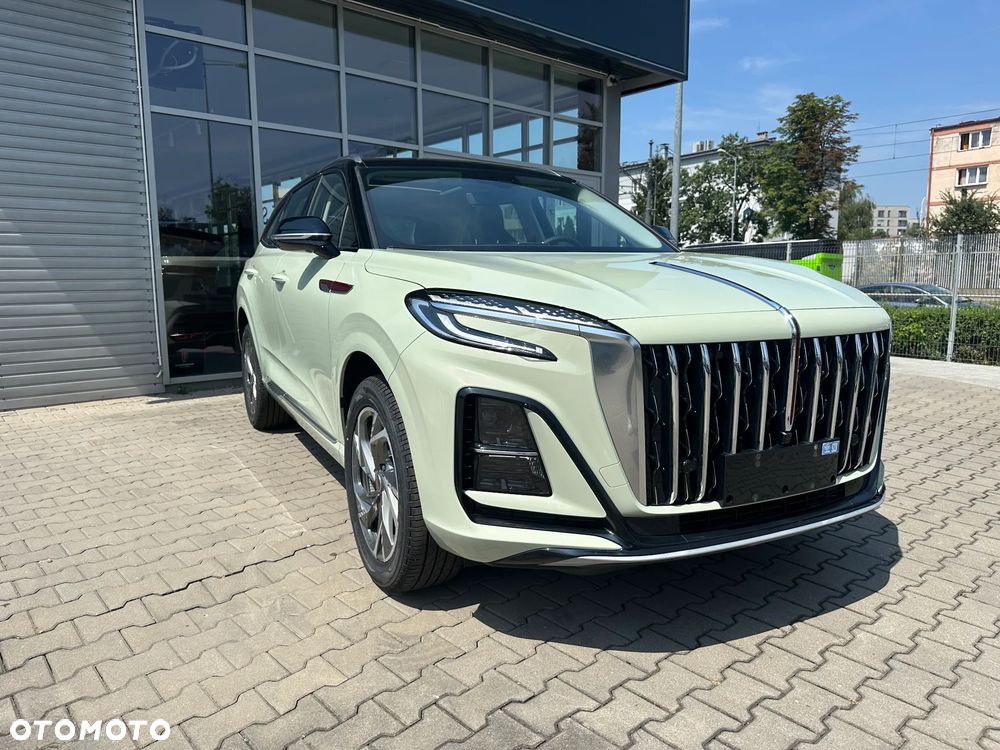 Hongqi HS3 - 6