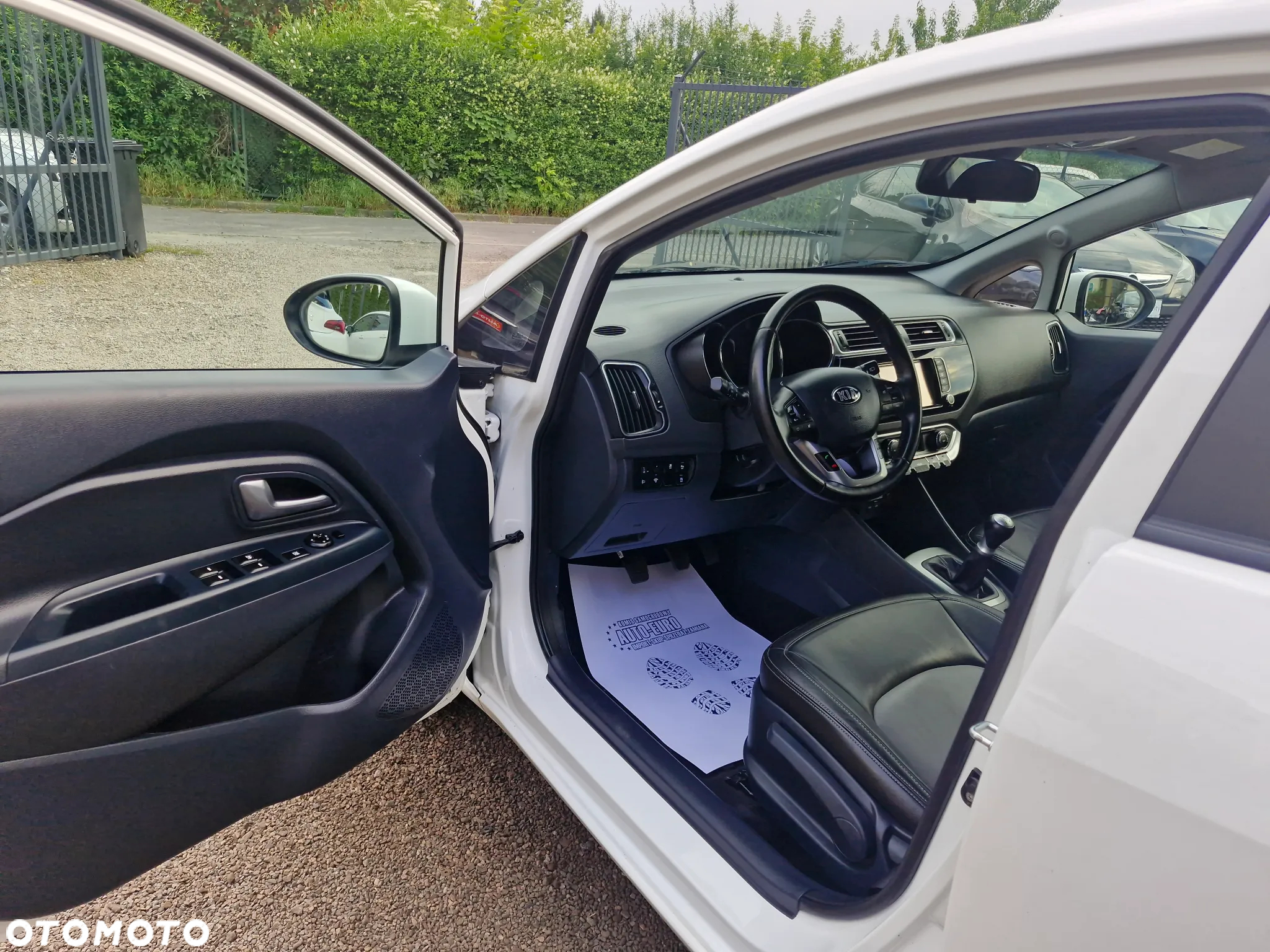 Kia Rio 1.2 Fifa World Cup Edition - 10
