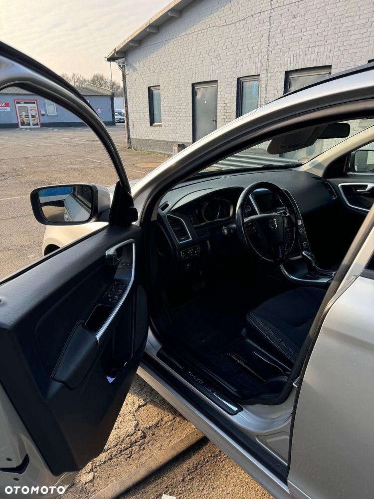 Volvo XC 60 D3 Geartronic Summum - 10