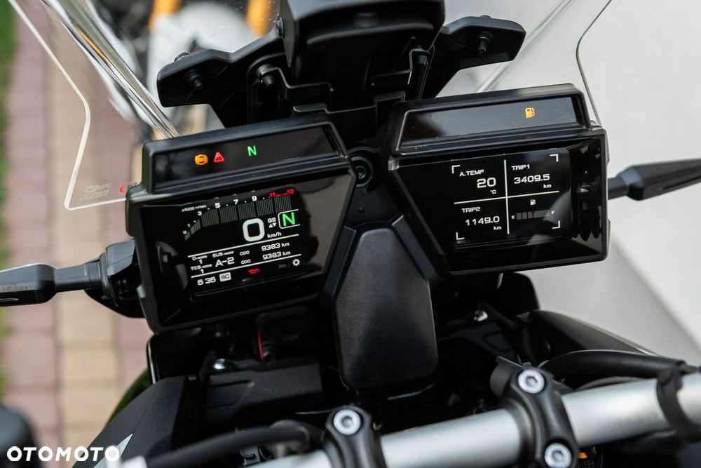 Yamaha MT - 8