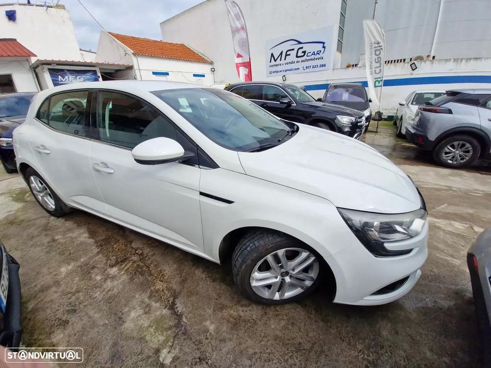 Renault Mégane - 5