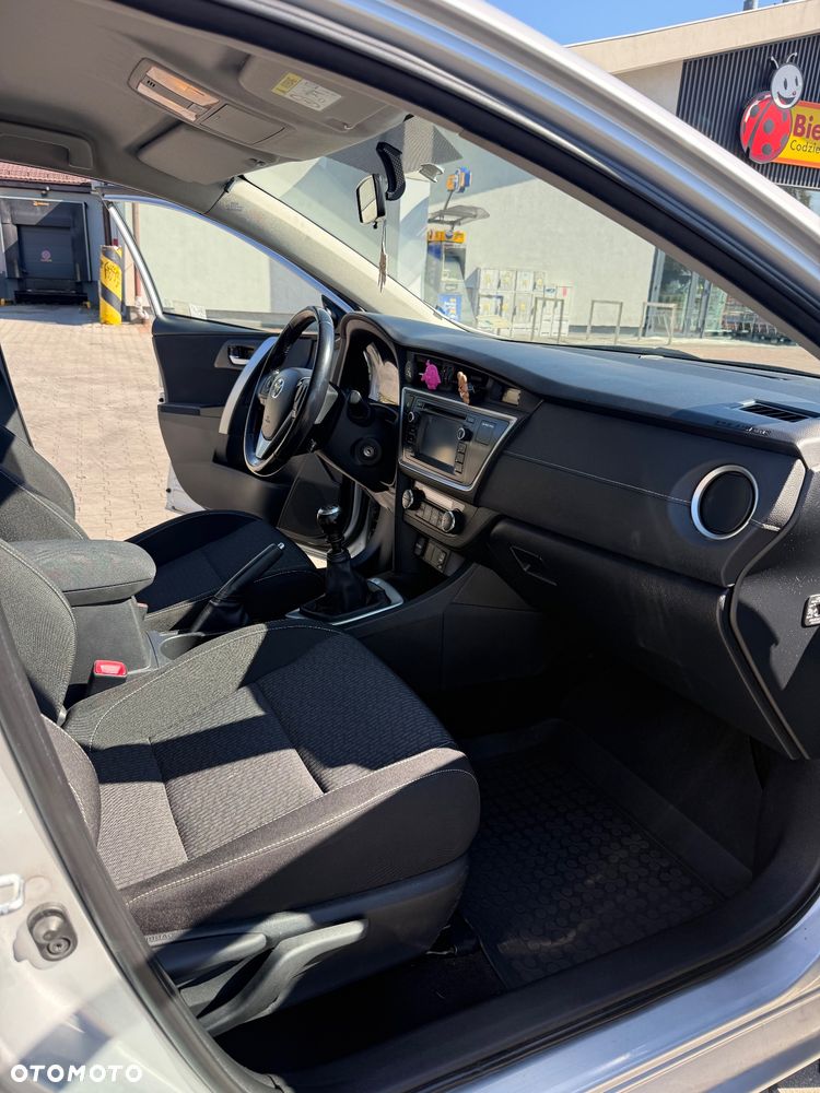 Toyota Auris 1.6 Premium - 21
