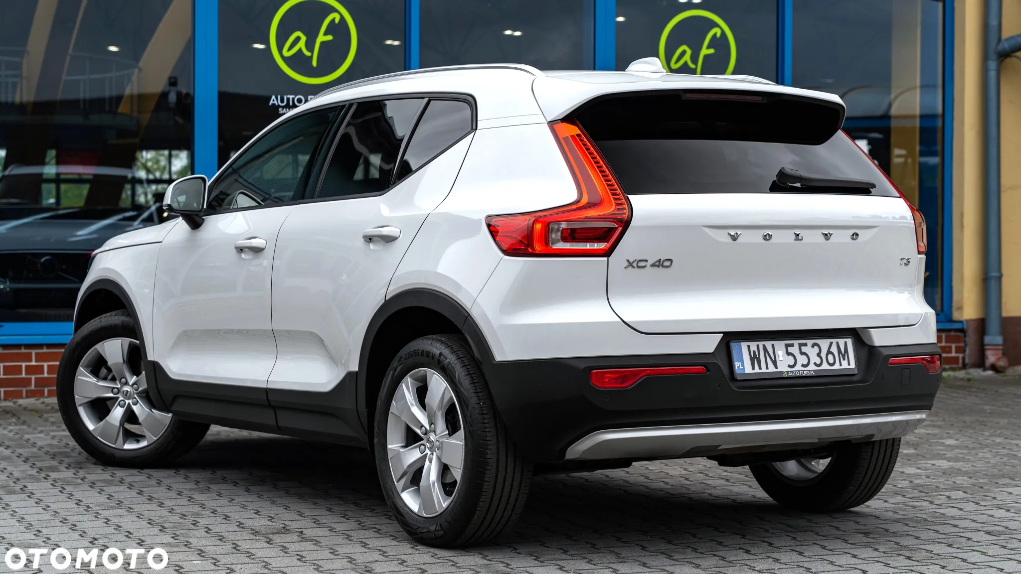 Volvo XC 40 T3 Momentum Pro - 6