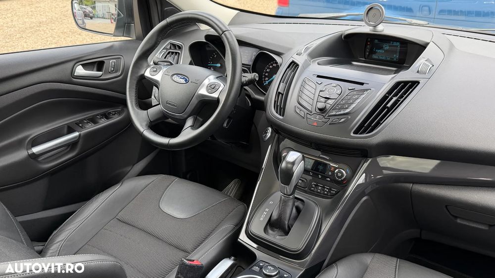 Ford Kuga 2.0 TDCi 4WD Powershift Titanium - 3