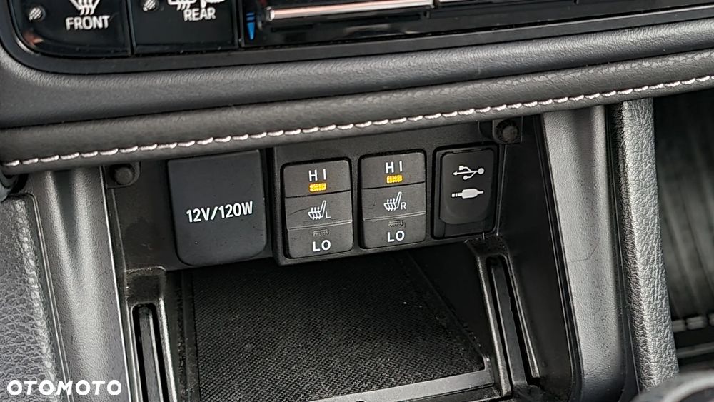 Toyota Auris 1.6 Premium MS - 32