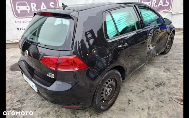 Volkswagen Golf - 11