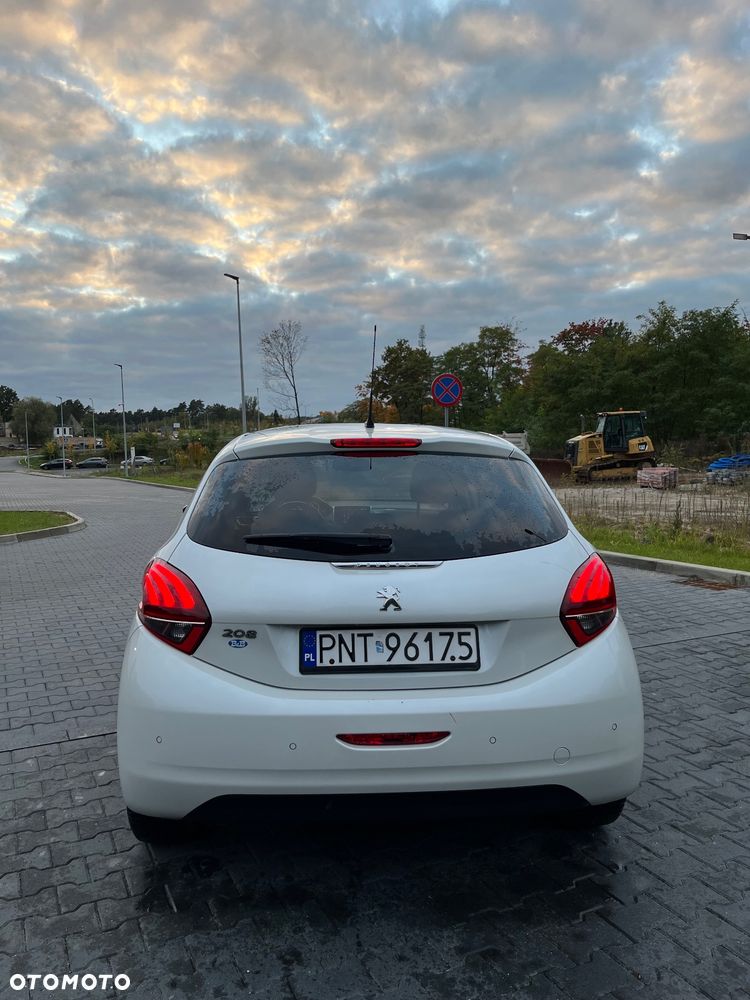 Peugeot 208 1.2 PureTech Allure S&S - 9