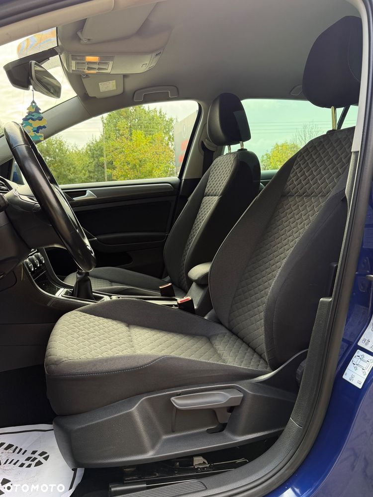 Volkswagen Golf - 18