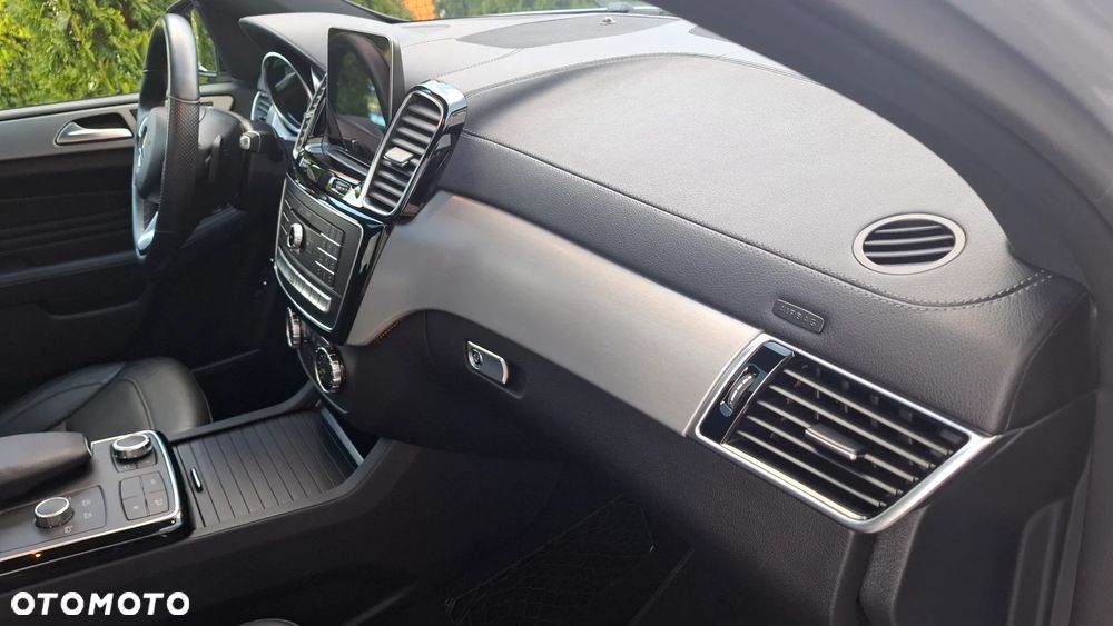 Mercedes-Benz GLE - 21