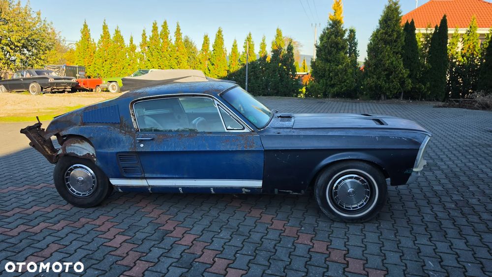 Ford Mustang - 6
