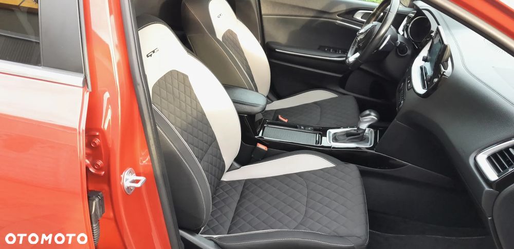 Kia Ceed 1.6 CRDi 128 Platinum Edition - 21