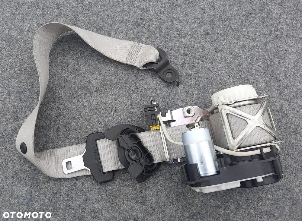 Mercedes R-Klasa W251 przedni pas PRAWY napinacz - 1