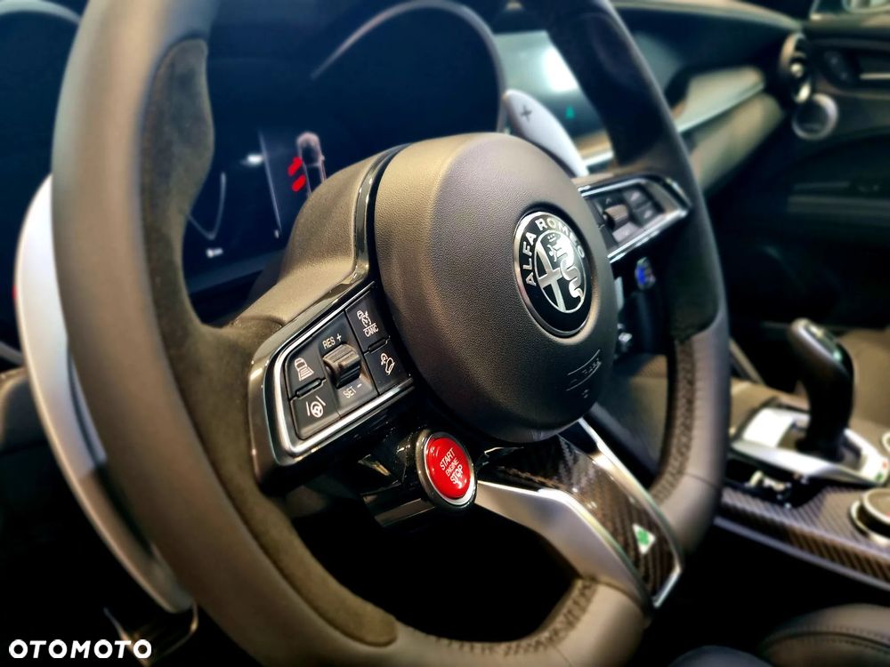 Alfa Romeo Stelvio - 12