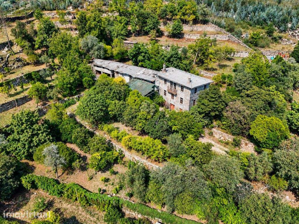 QUINTA COM 3 HECTARES E MORADIA EM PEDRA PARA RESTAURO | SÃO TORCAT...