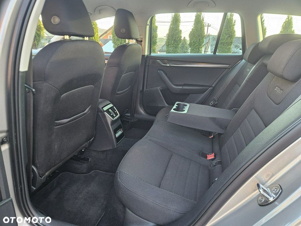 Skoda Octavia 2.0 TDI 4x4 DSG Scout - 22