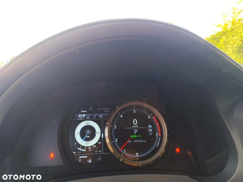 Lexus RC 200t / 300 F Sport - 15