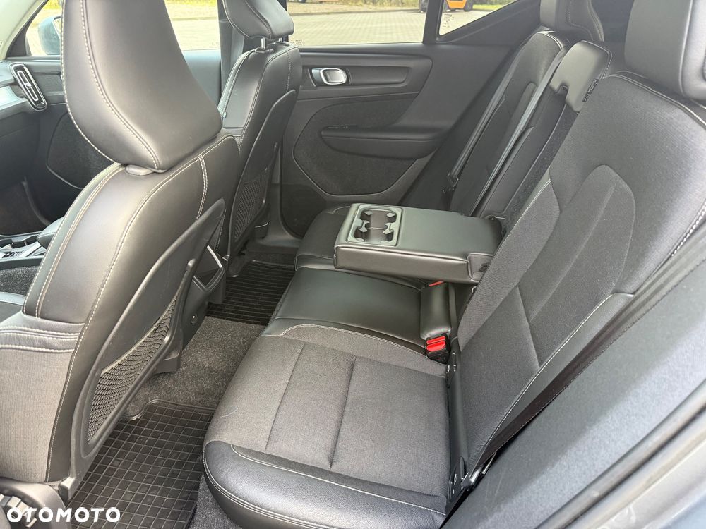 Volvo XC 40 D3 Geartronic Momentum - 25
