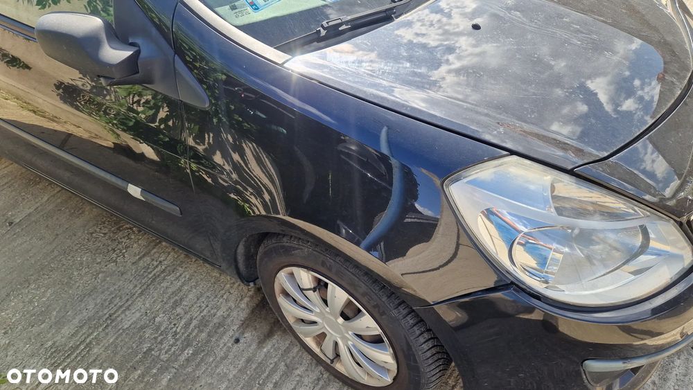 RENAULT CLIO III BŁOTNIK PRAWY PRZÓD NV676 - 1