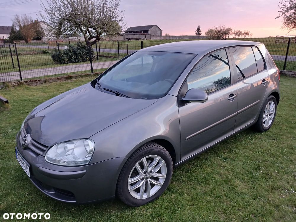Volkswagen Golf 2.0 FSI Comfortline - 2