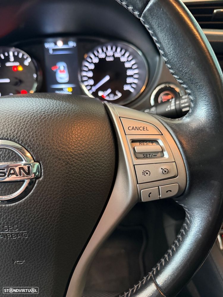 Nissan Qashqai 1.5 dCi N-Connecta 18 - 12