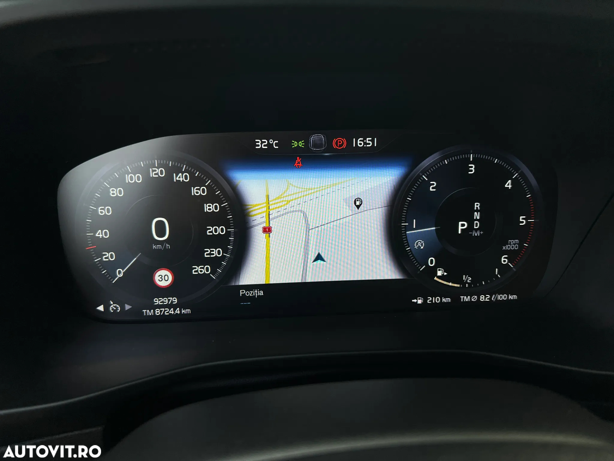 Volvo XC 40 D4 AWD Momentum - 8