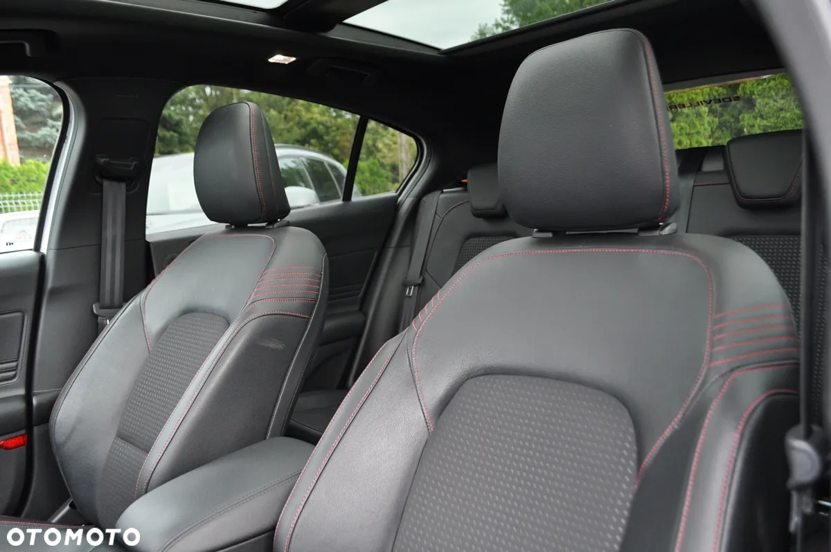Ford Focus 1.0 EcoBoost Hybrid ST-LINE VIGNALE - 27