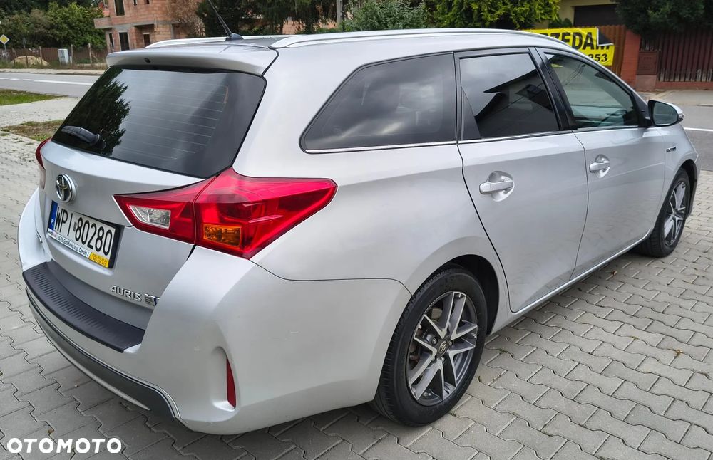 Toyota Auris 1.8 HSD Luna - 6