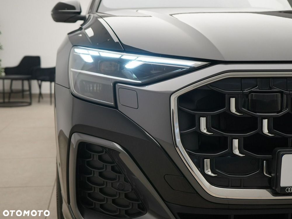 Audi Q8 - 12